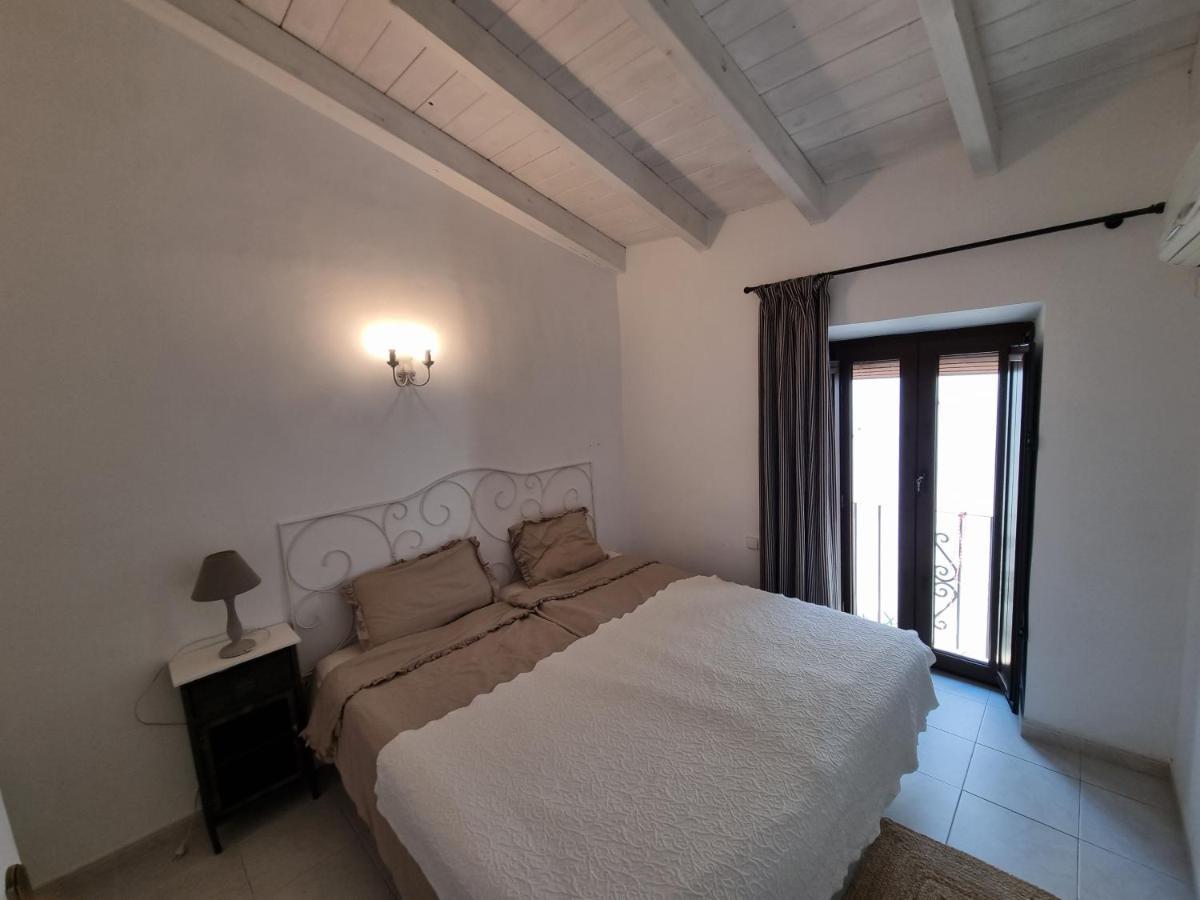 Town House With Roof Terrace - Old Town Apartment มาร์เบยา ภายนอก รูปภาพ