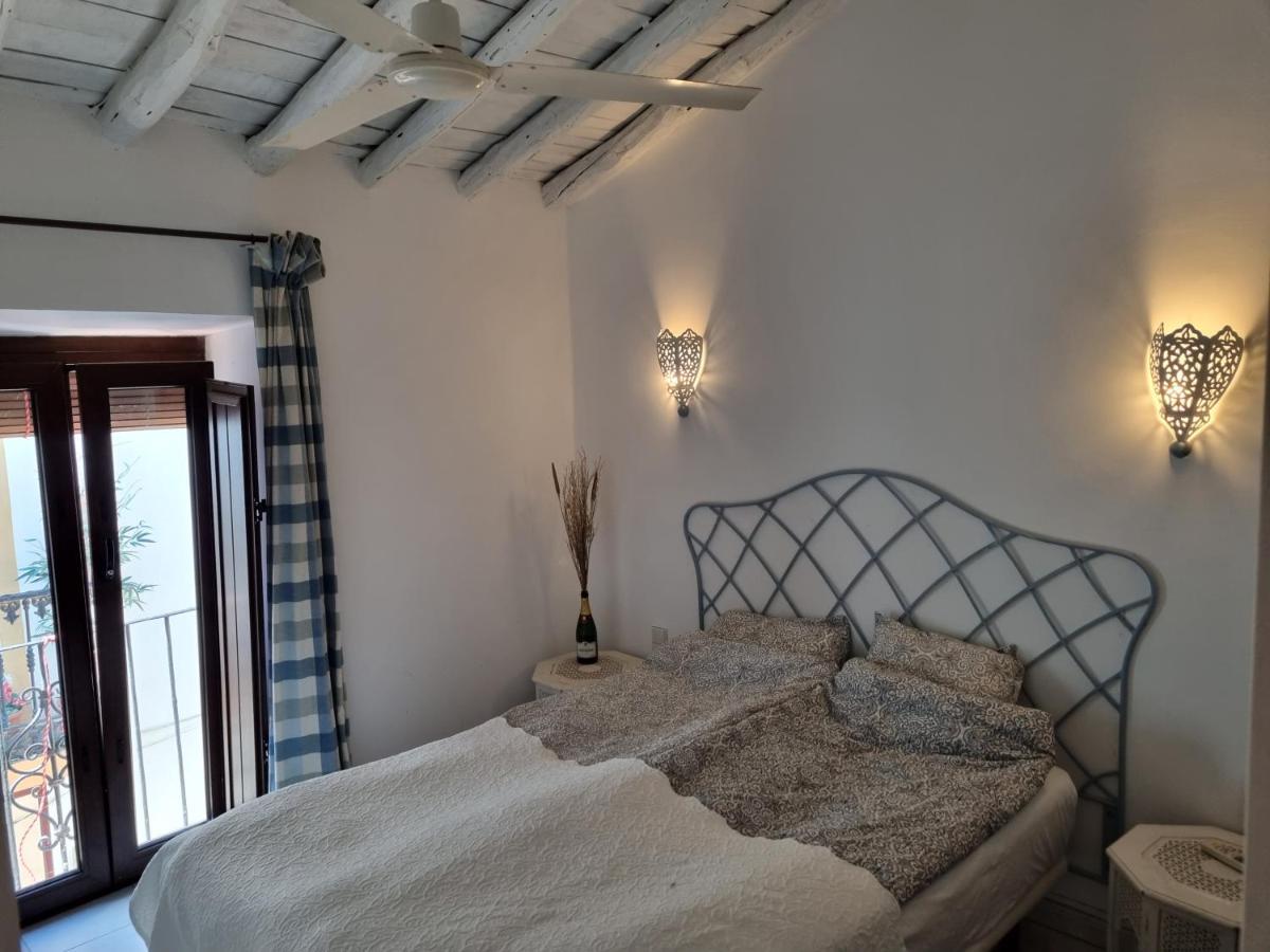 Town House With Roof Terrace - Old Town Apartment มาร์เบยา ภายนอก รูปภาพ